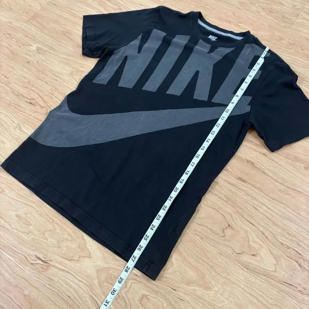 Nike Sportswear NSW Big Logo Spellout T-Shirt